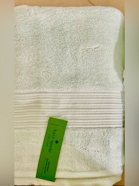 KATE SPADE NY PALE BLUE BATH TOWEL NEW